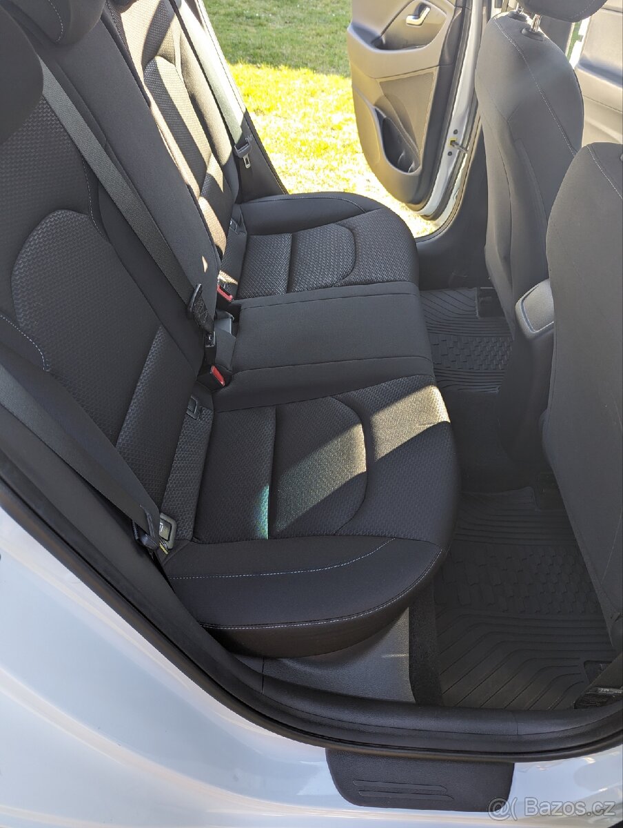 Hyundai i30 fastback - 10