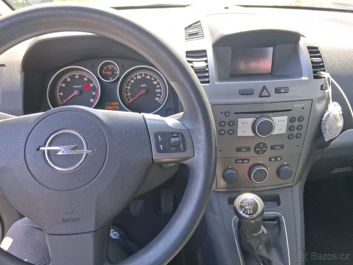 Opel Zafira B - 10