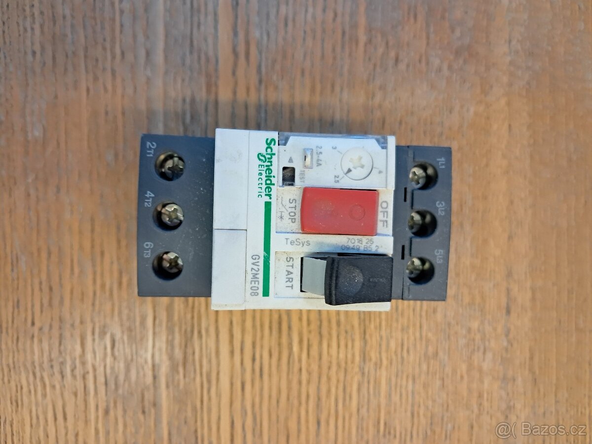 Drobný elektromateriál - 10