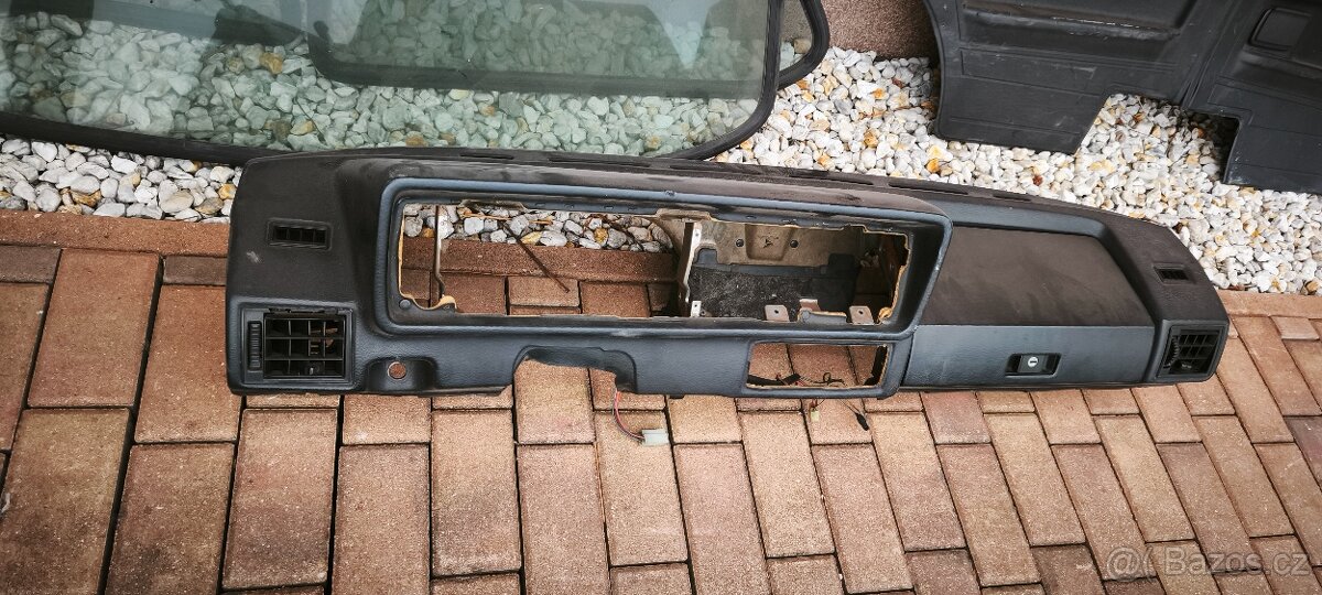 VW Golf MK1 díly - 10