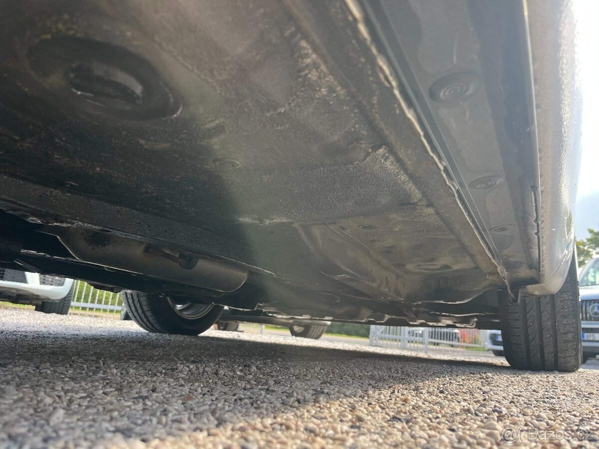 Toyota Yaris 1.3i 74kw, 116 000km - 10