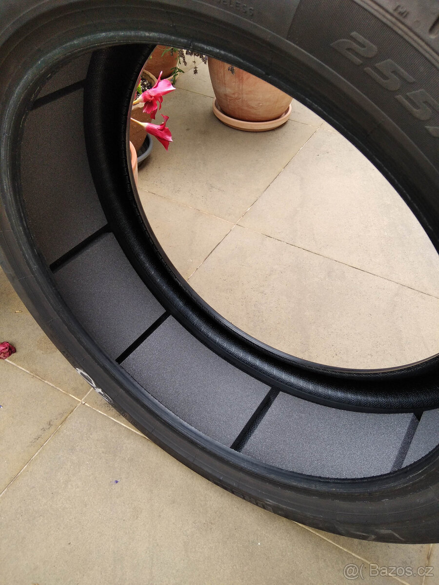 1ks letní pneu Pirelli 255/40/R21 s defektem, ale funkční - 10