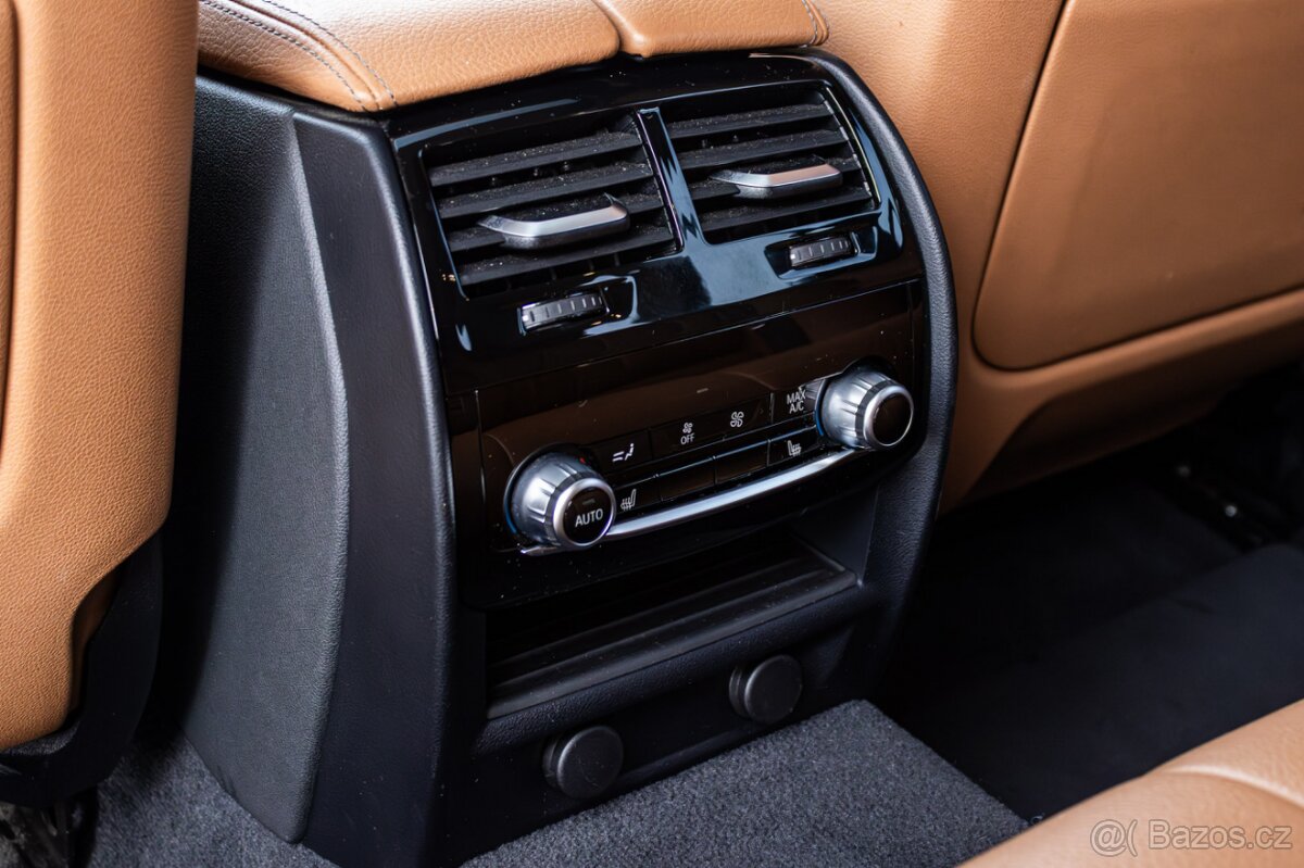 BMW 540i xDrive 250kW / TOP STAV / Panoráma / HeadUp / - 10