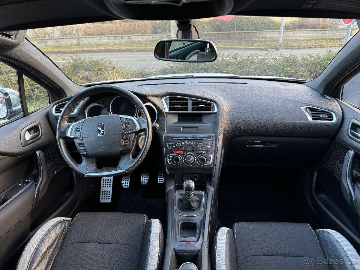 CITROËN DS4 1.6 e-HDi 84 kW, 2013 - 1. majitel ČR - 10