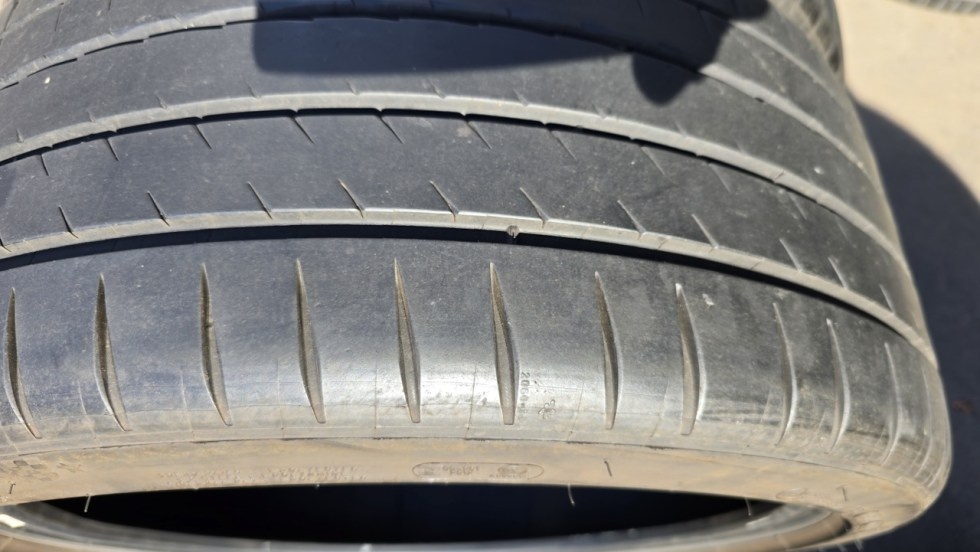 Letní pneu 255/35/19 Michelin - 10