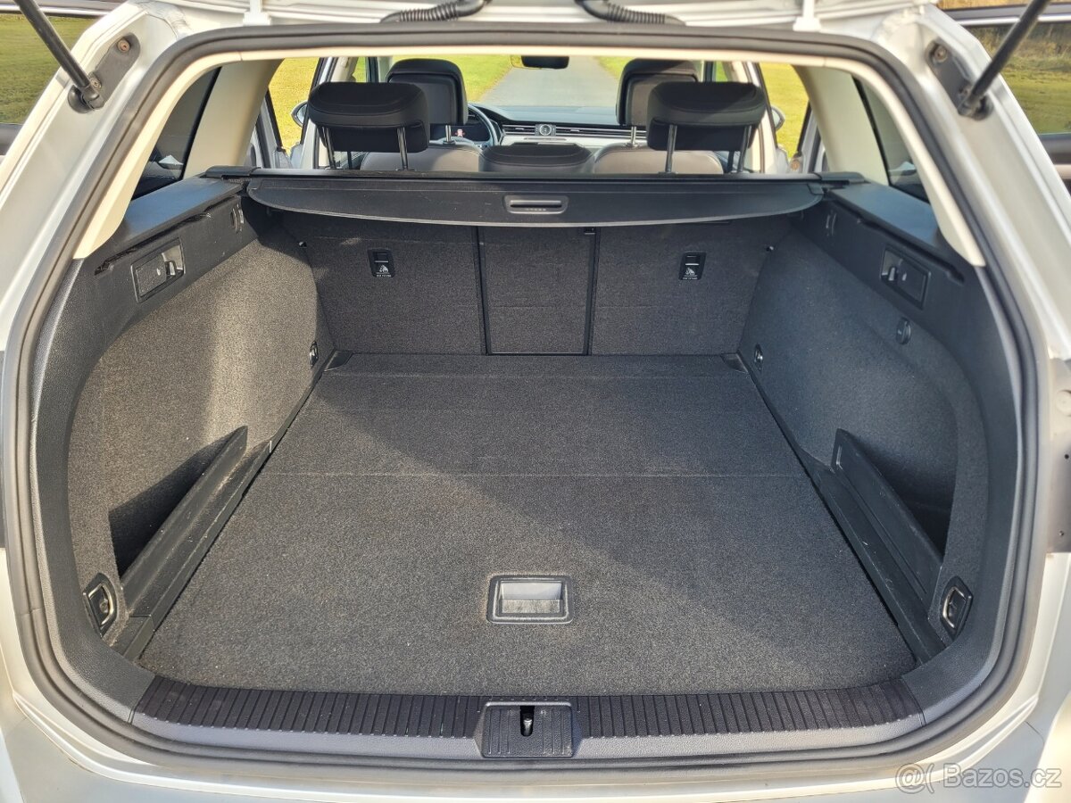 Volkswagen Passat, Kombi 2,0 TDI Highline - 10