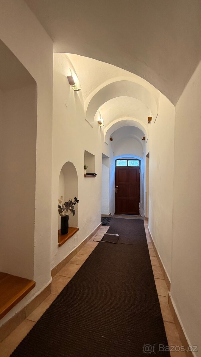 Prodej menšího činžovního domu v historické části Trutnova - 10