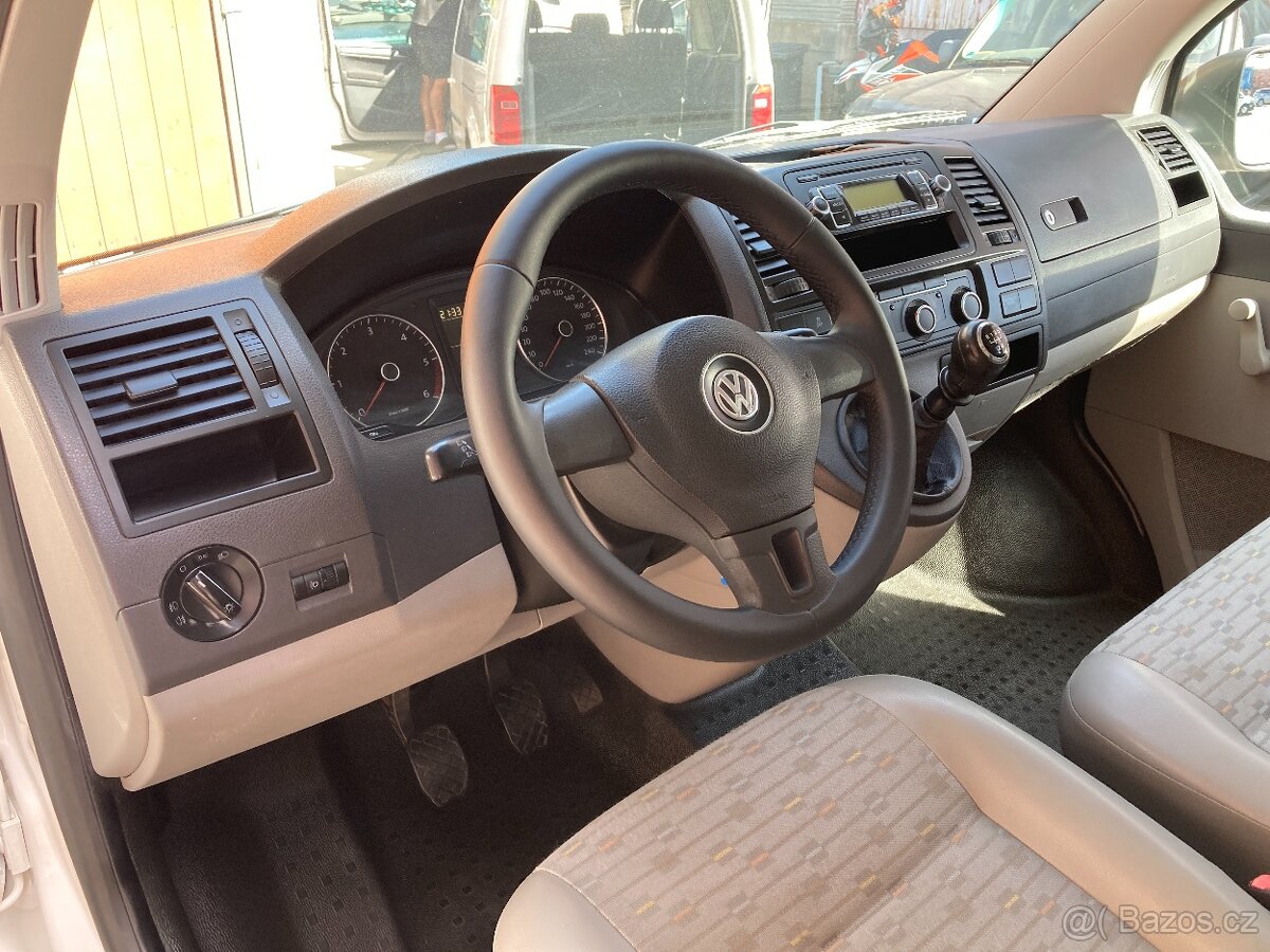VOLKSWAGEN TRANSPORTER T5 2,0 TDi 4MOTION - 10