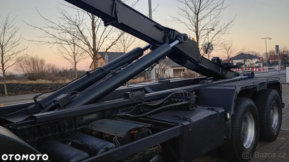 Sklápěč MAN 6x4 33.414 F2000 FE 410 Hákový nosič velká nosno - 10