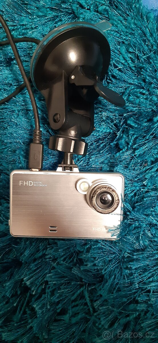 3x funkční autokamera: - 10