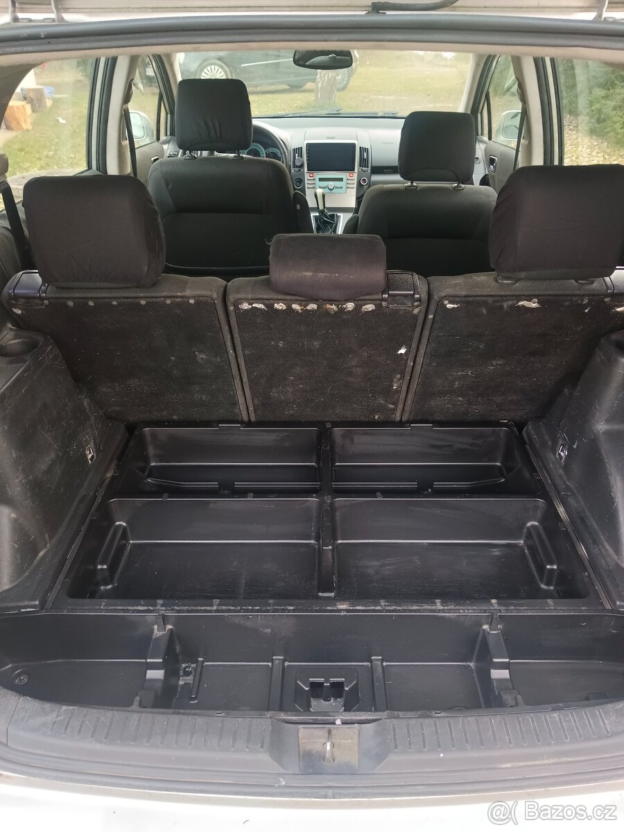 Toyota Corolla Verso D4D 2.2 tdi 2007 - 10