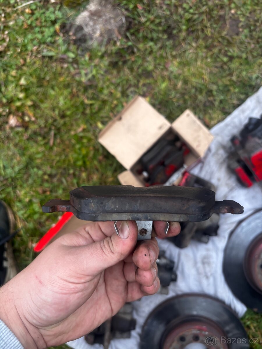 Třmeny BMW E46 325i - 10