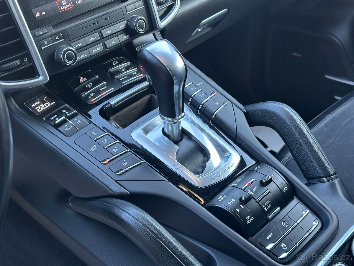 Porsche Cayenne 2016 - 10