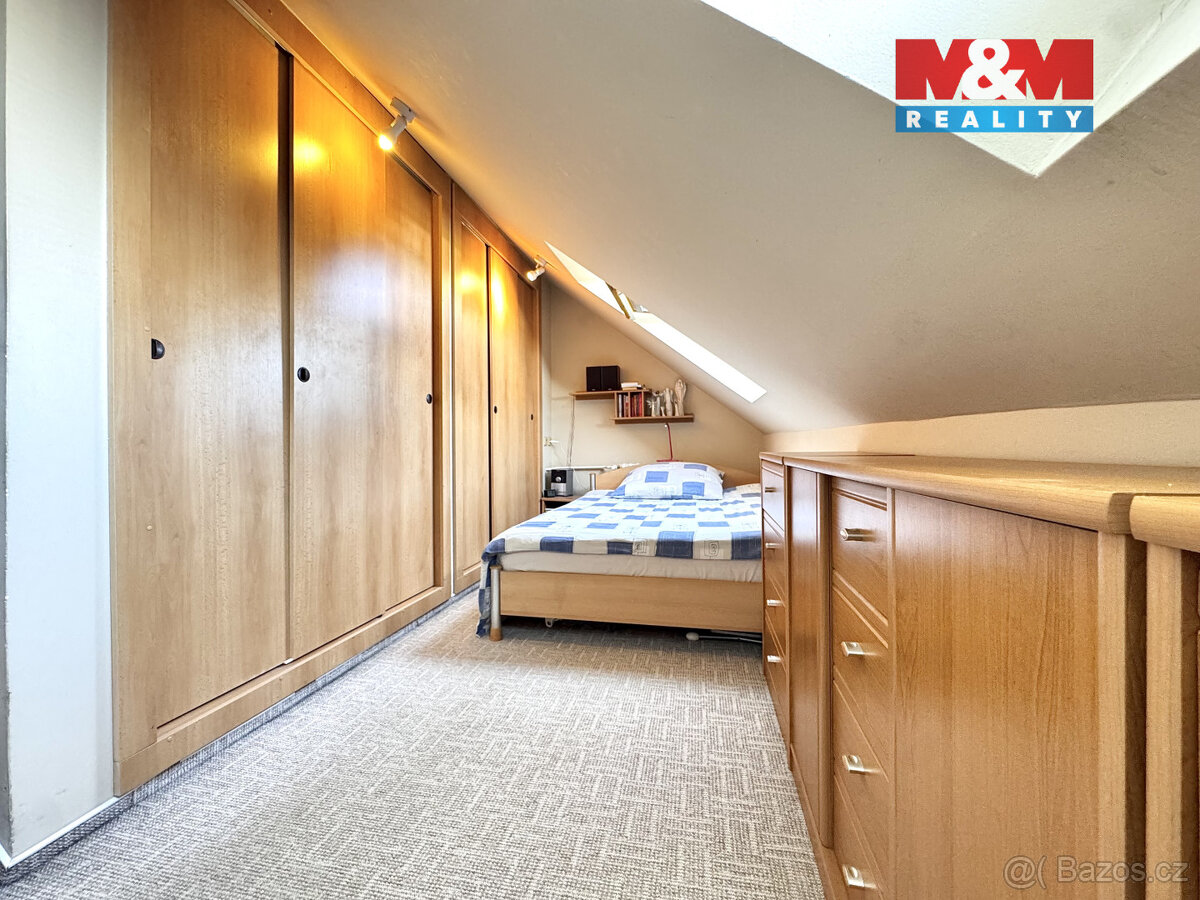 Prodej dvougeneračního RD v Hati, ul. Lipová - 10