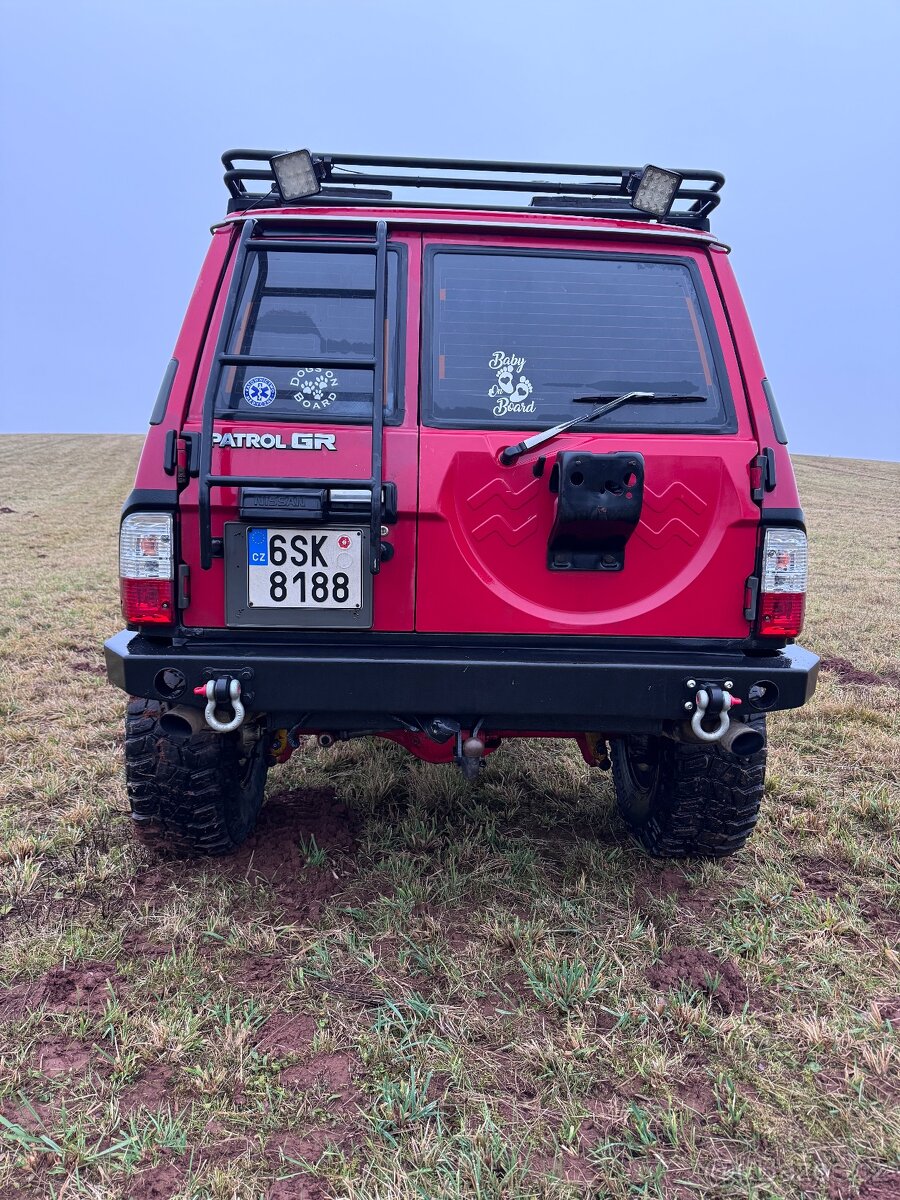 Nissan Patrol Y60 4.0 V8 - 10