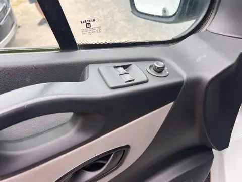 Renault Trafic II - 10