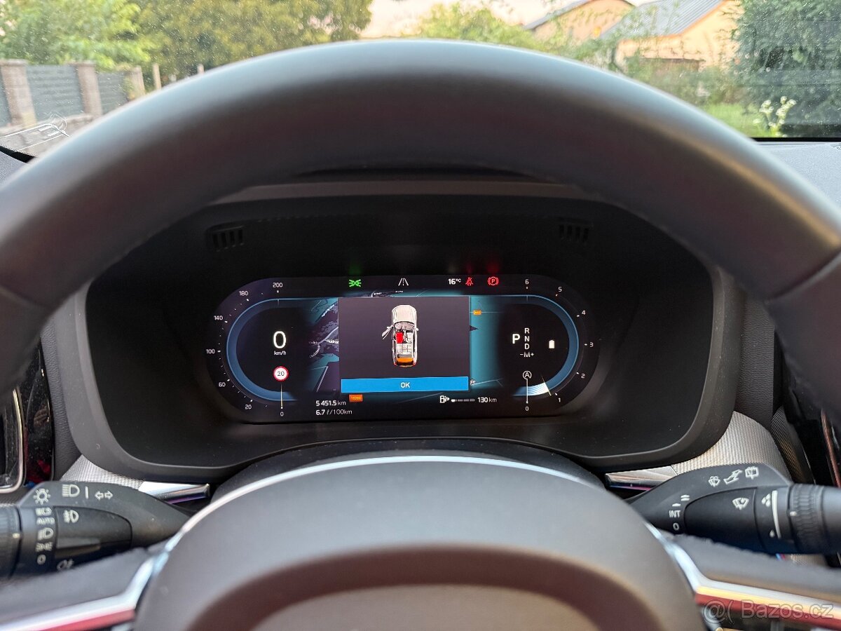 Volvo XC60, VOLVO XC60 B4 D PLUS DARK - 10