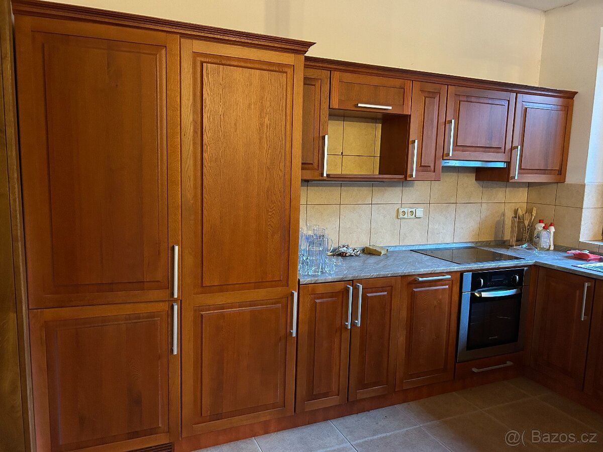 Prodám dřevěnou kuchyň z masivu - 10