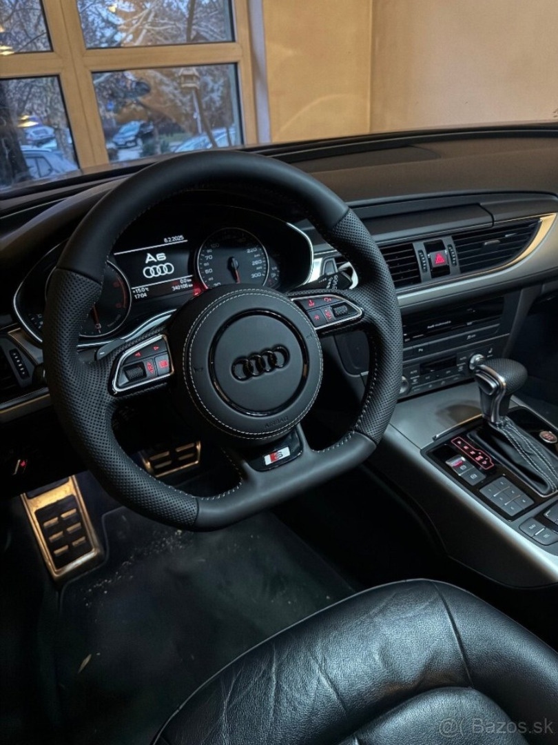 AUDI MULTIFUNKCNY VOLANT S AIRBAGOM A PADLAMI, červená niť - 10