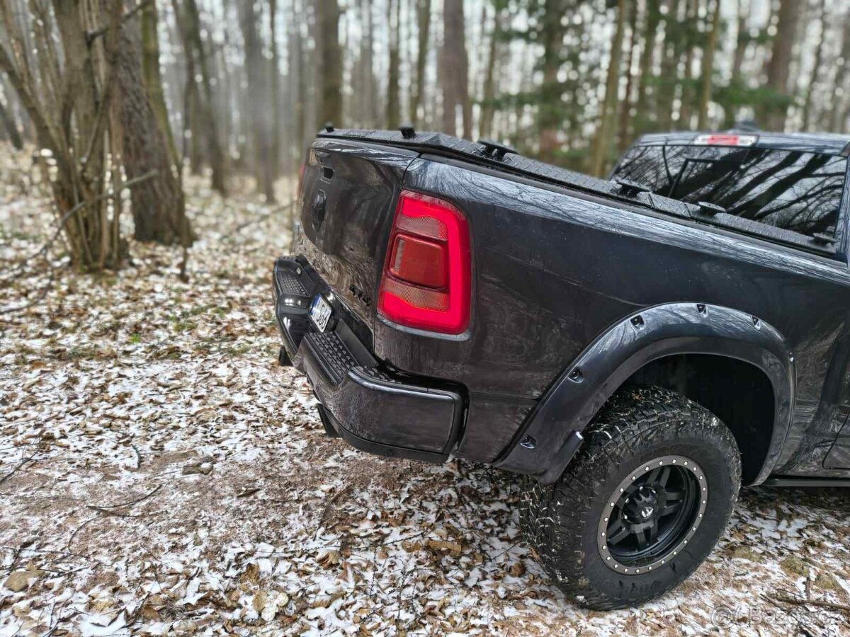 Predám hardtop na Dodge Ram 1500 4 a 5 generacie - 10