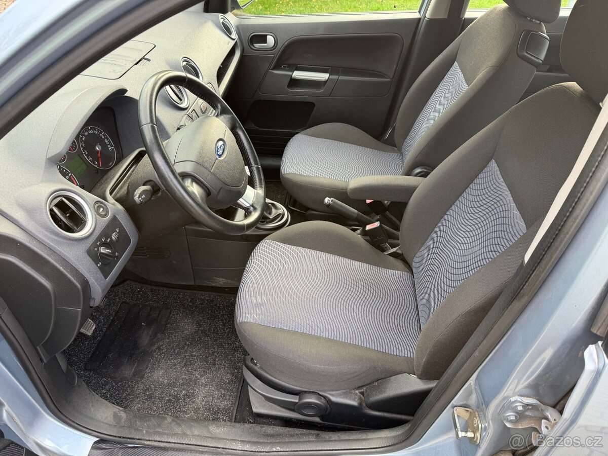 Ford Fusion 1.6i 74kW klima, park. Senzory - 10