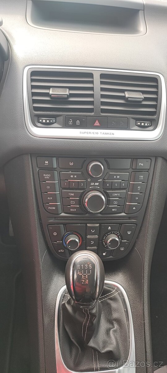 Opel Meriva B 1.4 - 10