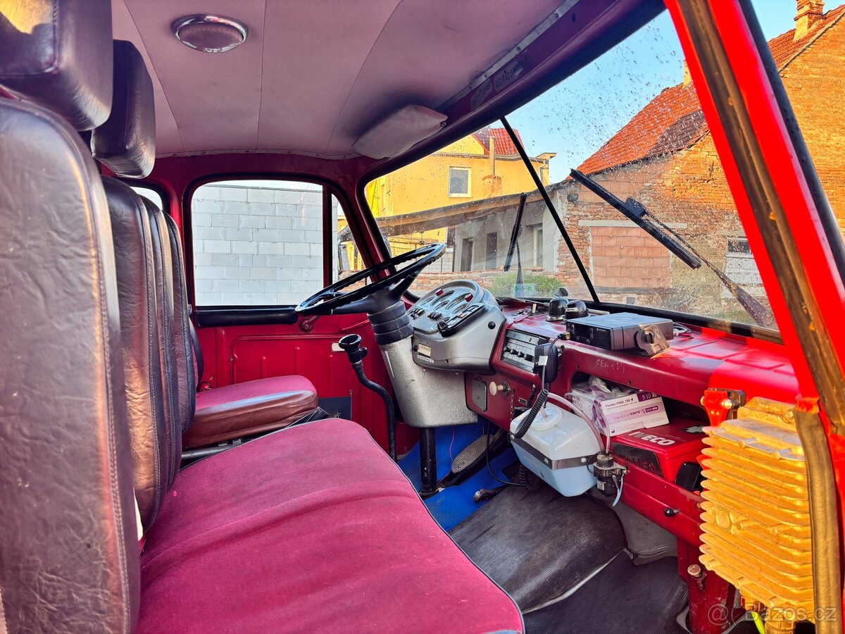 Tatra 148 CAS 32 - 10