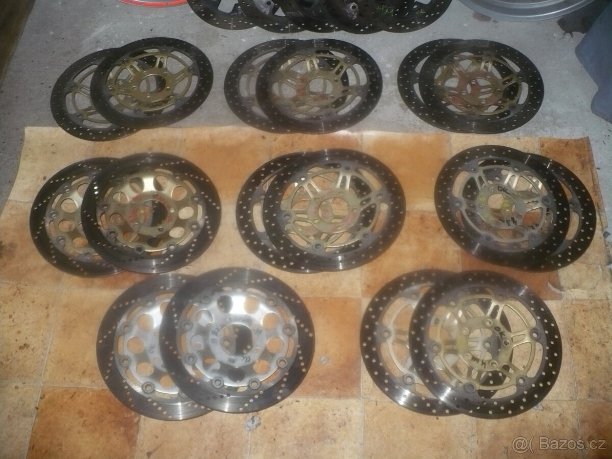 Suzuki RF 600 /900 r. 94 díly ze tří moto - 10