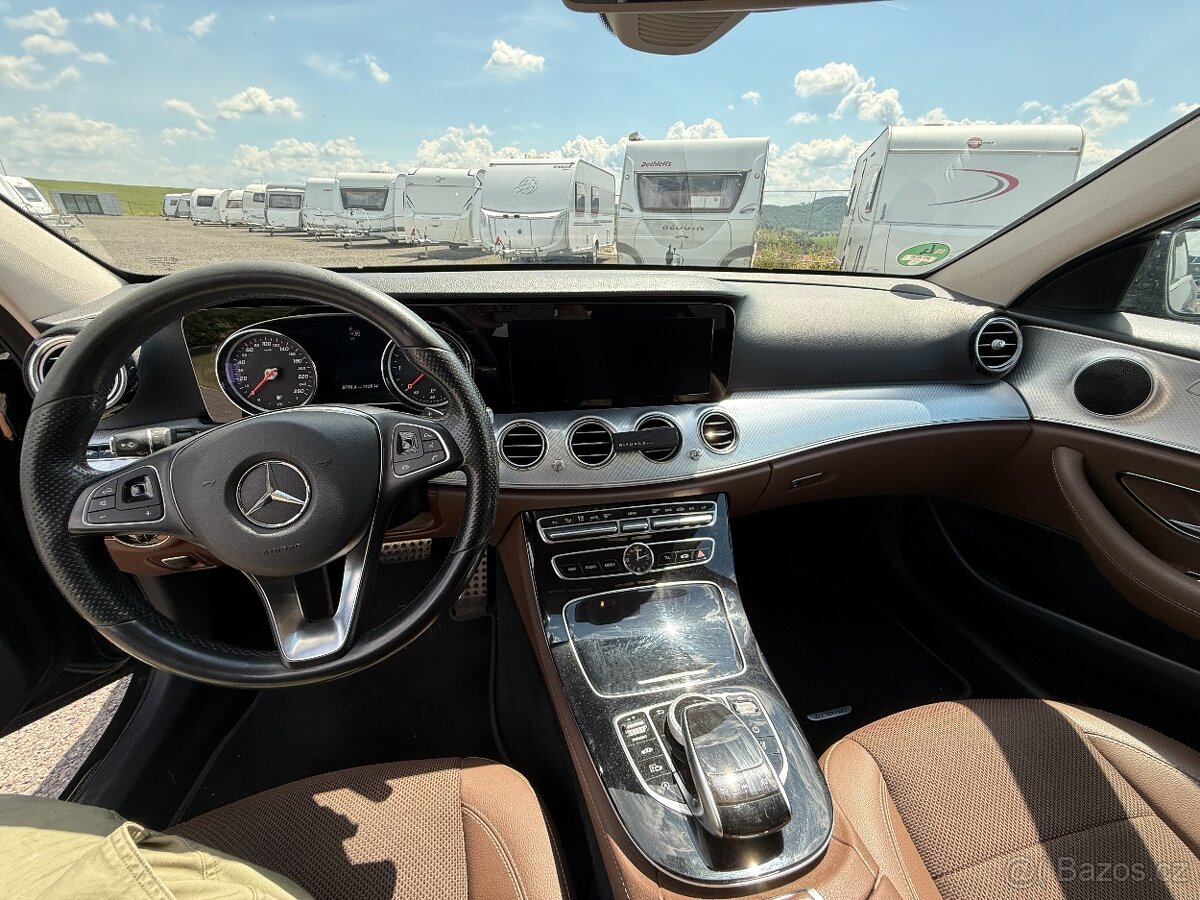 Mercedes-Benz Třídy E, 220 d 4MATIC AllTerrain - 10