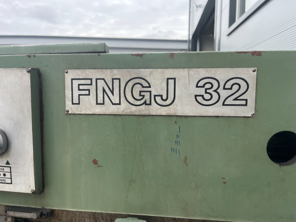 Frézka FNGJ 32 - 10