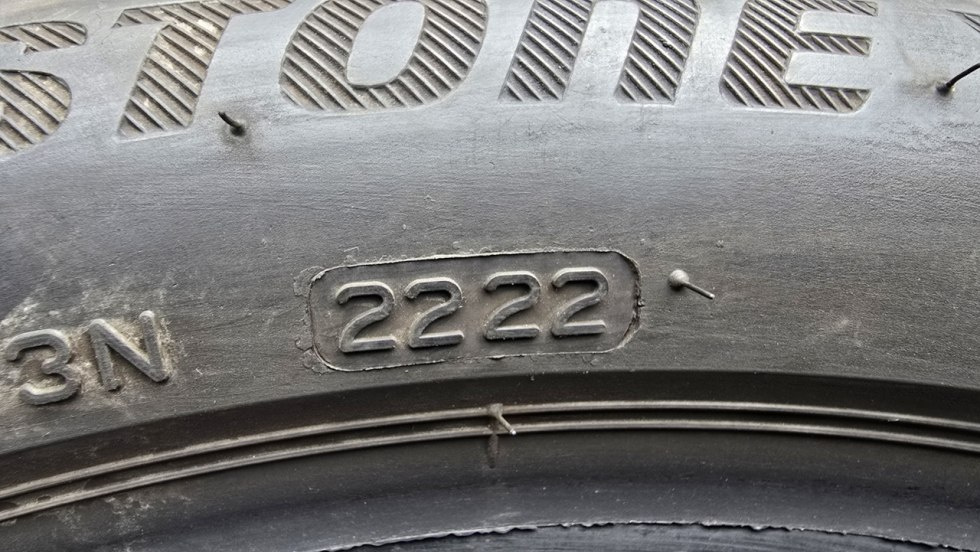 Zimní pneu 225/45/18 Bridgestone - 10