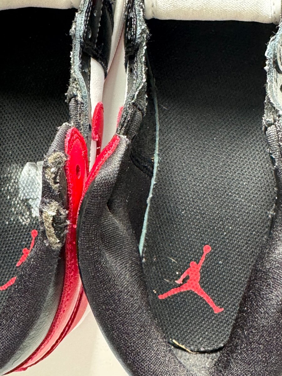 Air Jordan 1 Mid "Alternate Bred Toe" - 10