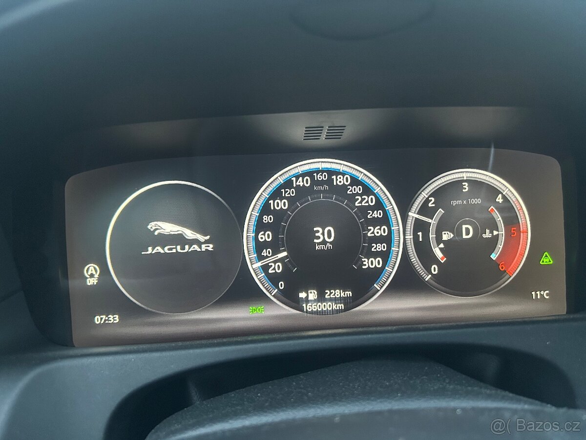 Jaguar XF 30d 221kW - 10