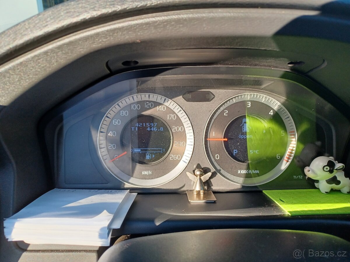 Volvo V70 AWD ambulance - 10