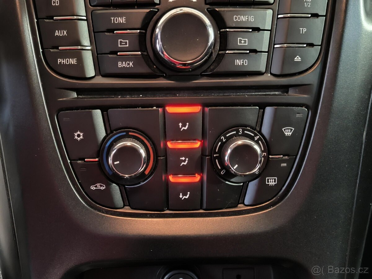 Opel Astra 1.4i , 74 kW benzín, 2011 - 10