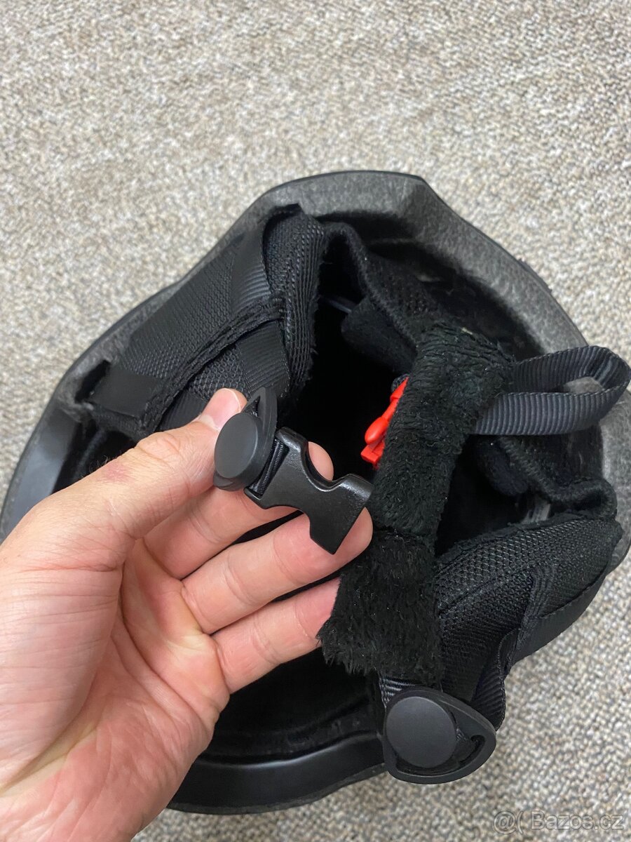 Lyžařská helma - 10