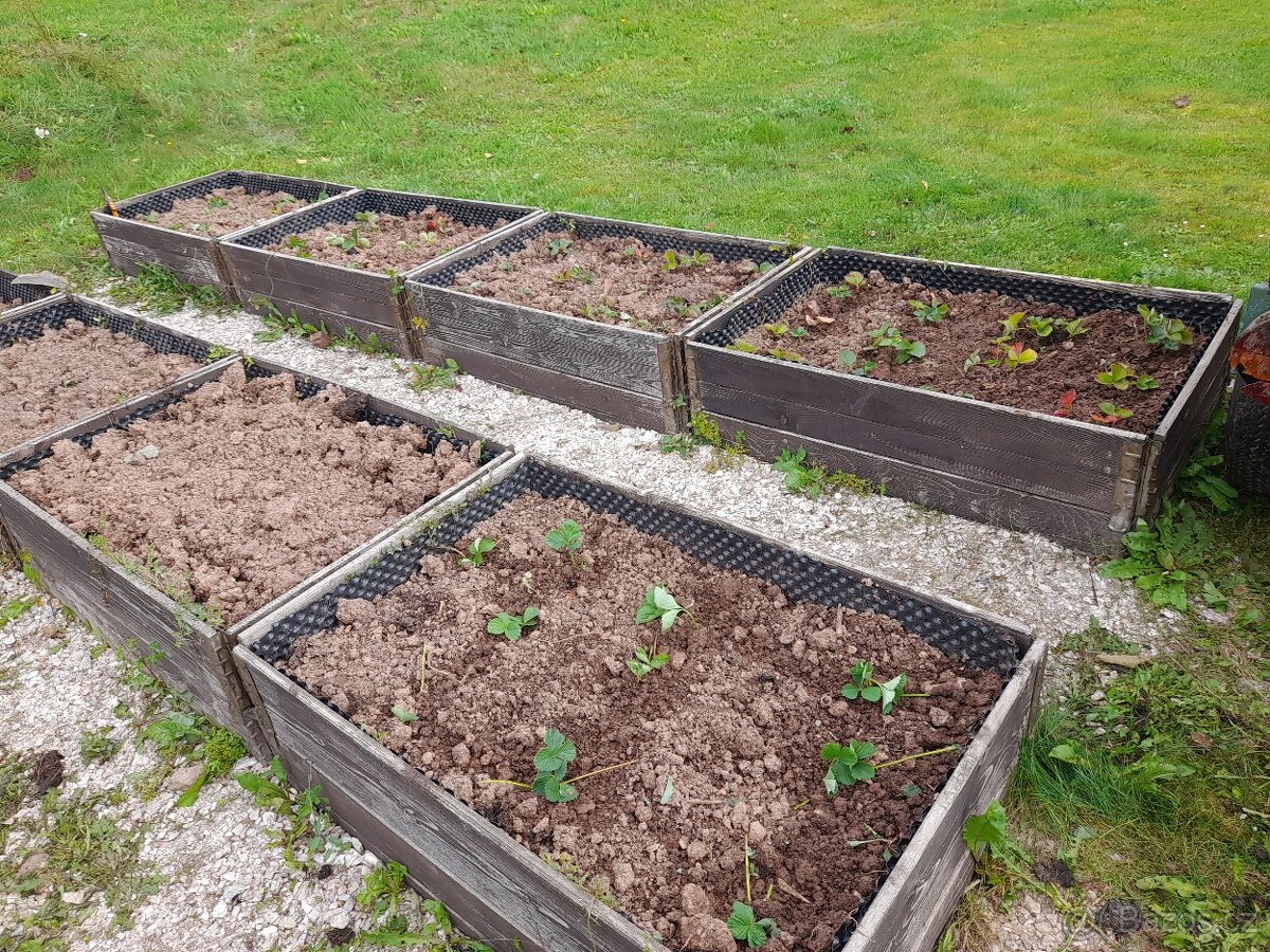 Vyvýšené záhony stavebnicové, paletové ohrádky - 10