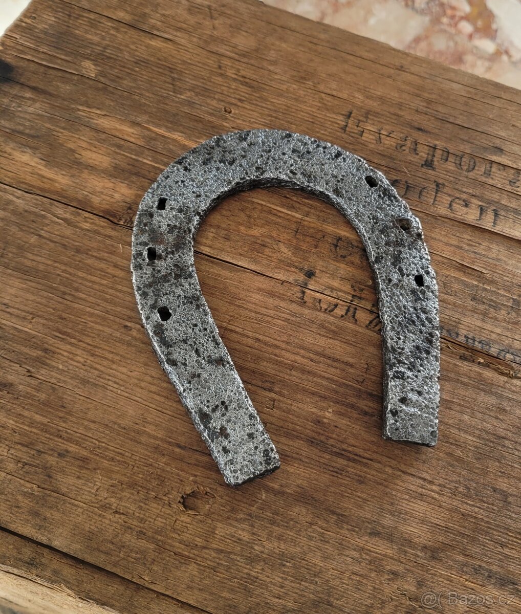 Dekorace: starožitná historická podkova 15×11,5cm - 10