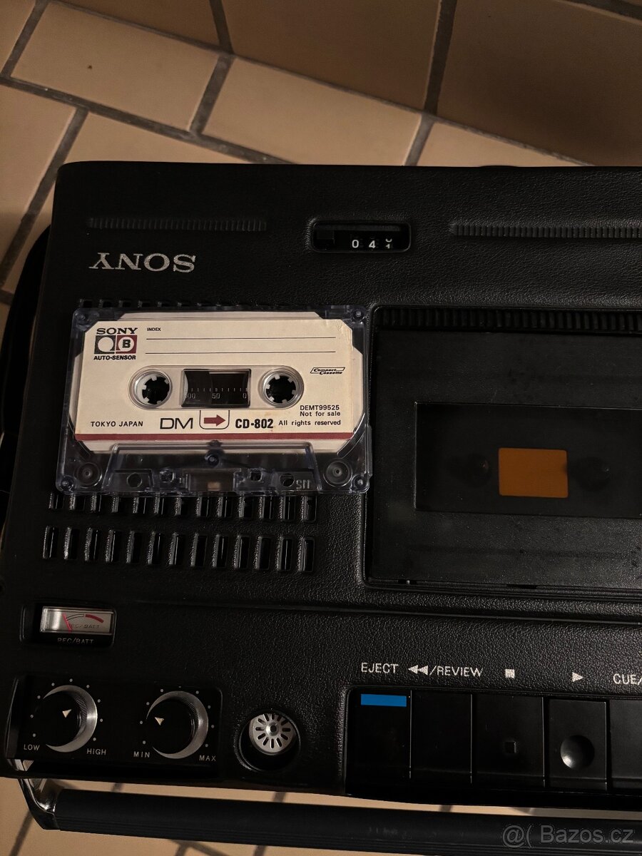 SONY. Kazetový magnetofon - 10