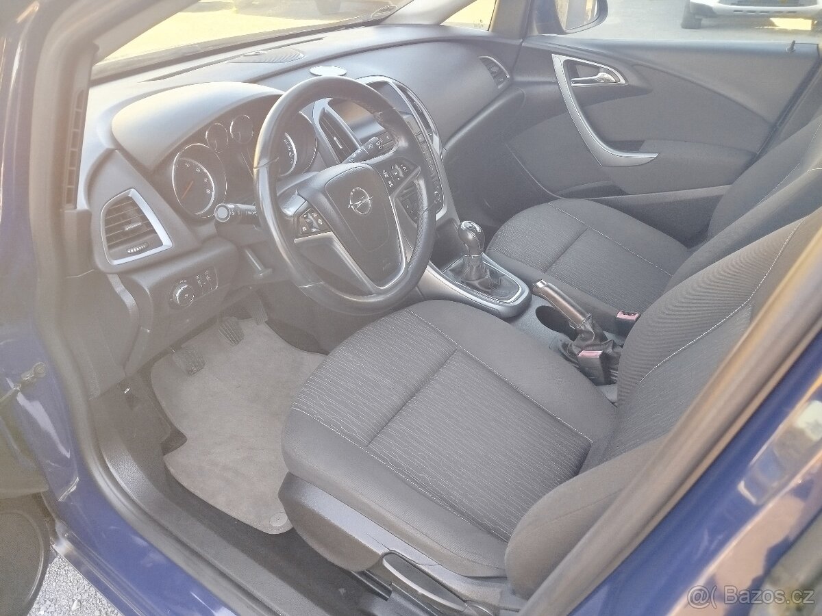 Opel Astra kombi 1.6i 85 kW, r.v. 4/2014, najeto 184.484 km - 10