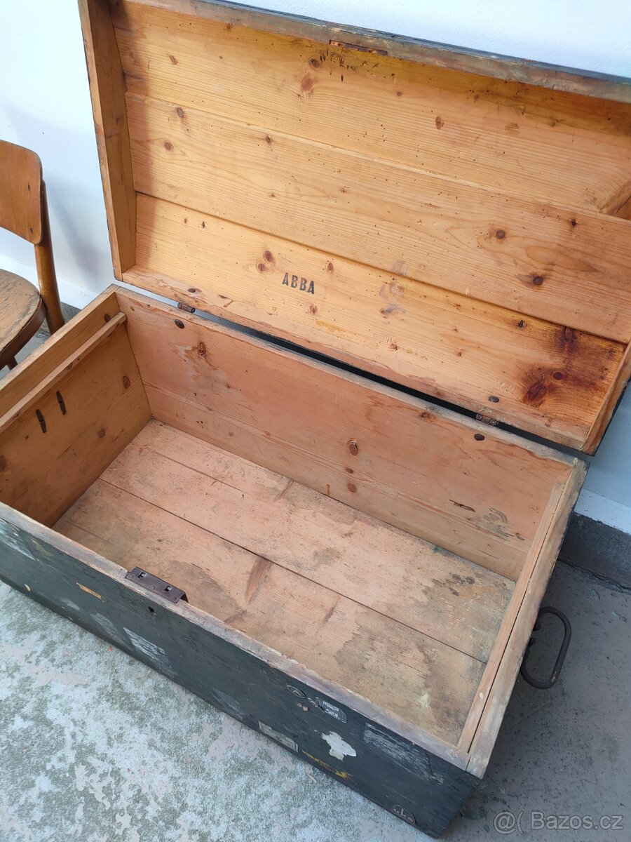 STAROŽITNÝ NÁBYTEK - 10