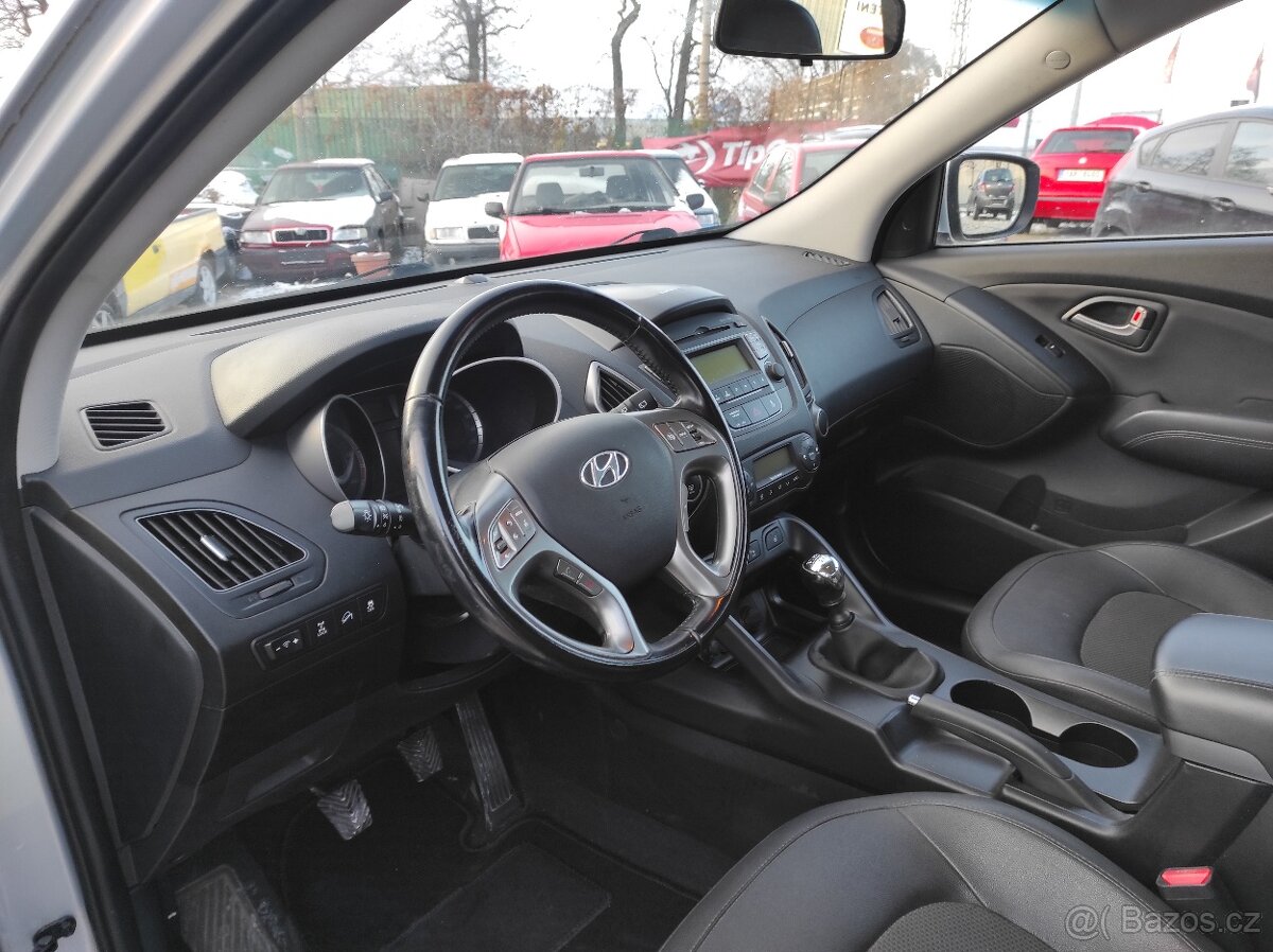 Hyundai ix35 4x4 - PĚKNÝ STAV - 10
