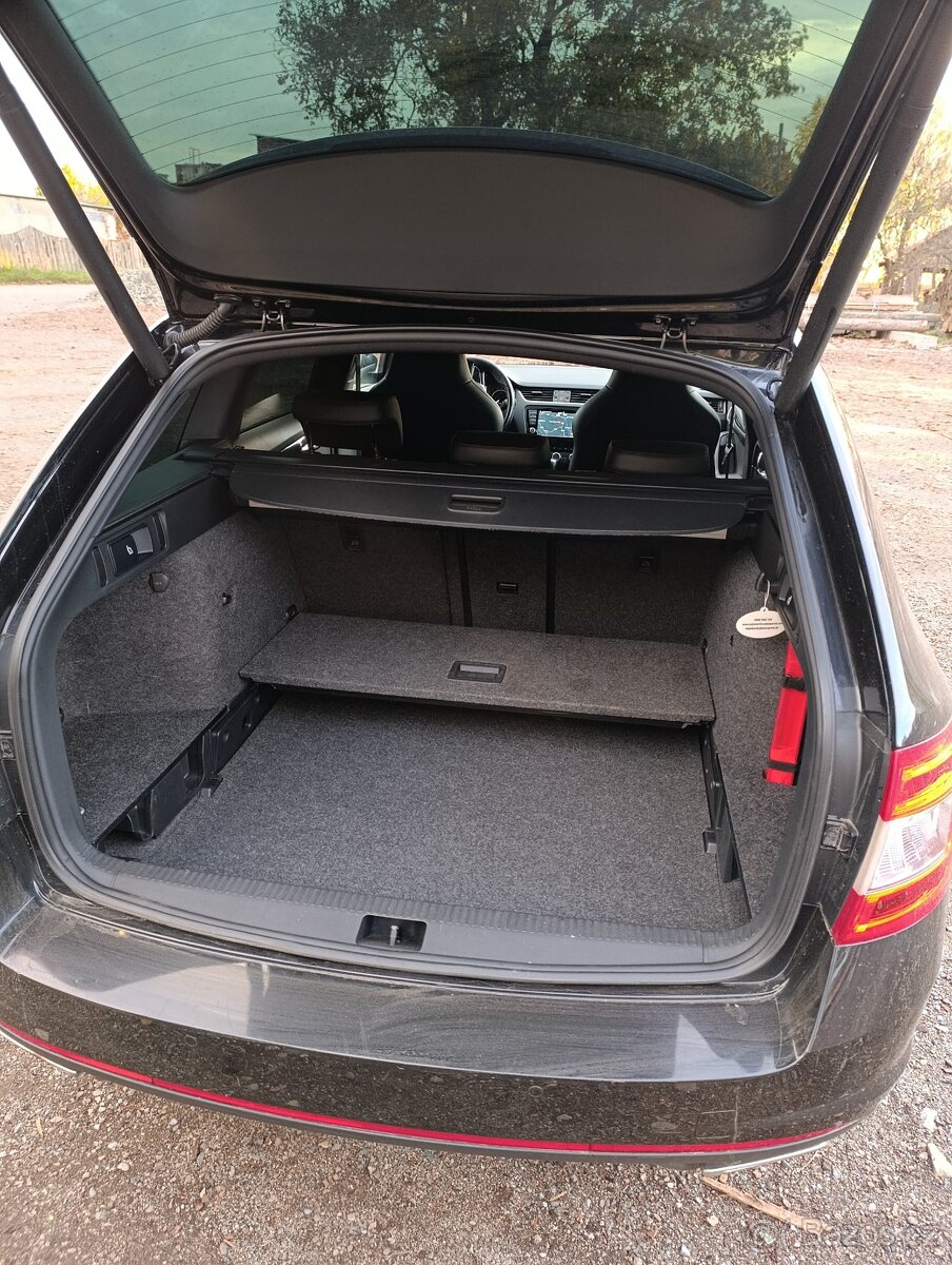 ŠKODA OCTAVIA COMBI III RS - 10