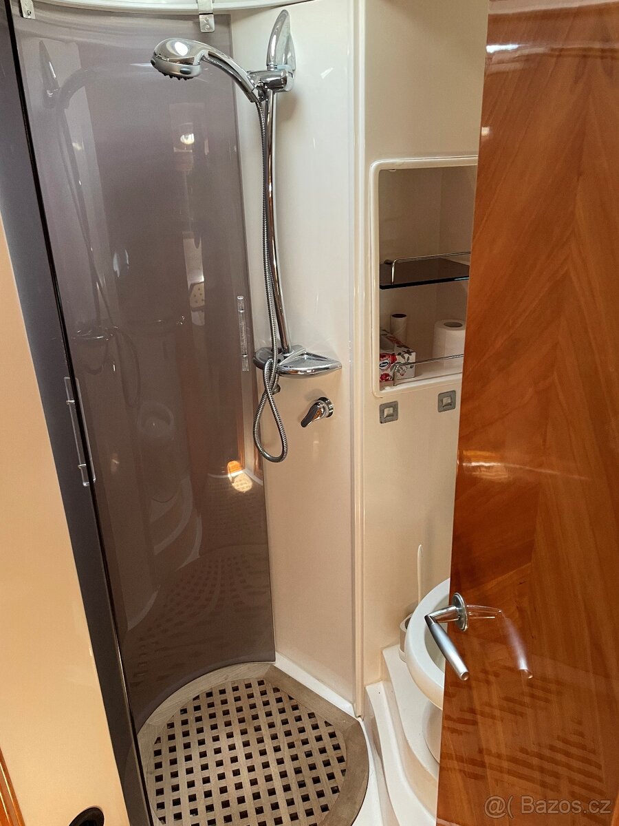 Motorová loď ELAN 42 - 10