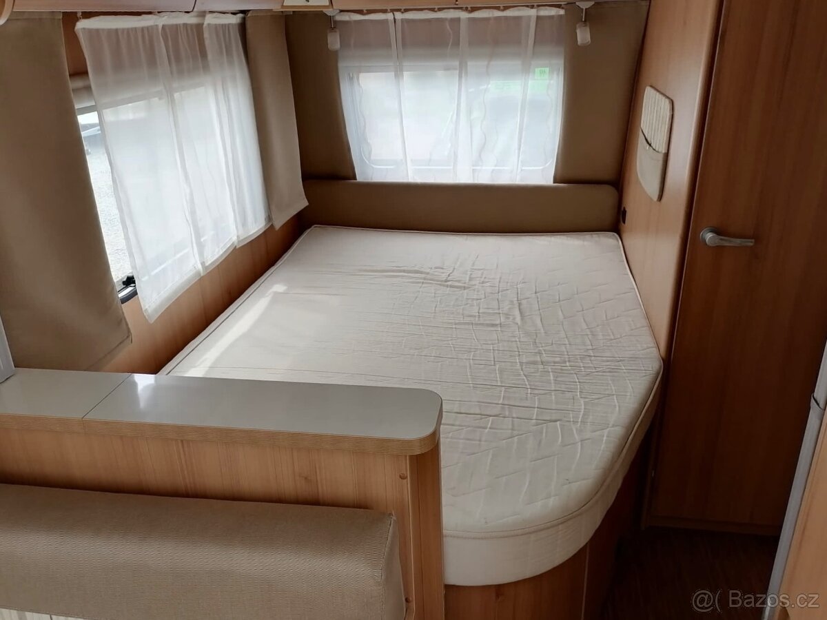 Karavan Weltbummler T.E.C, Kuchyňka, Koupelna,Topeni - 10