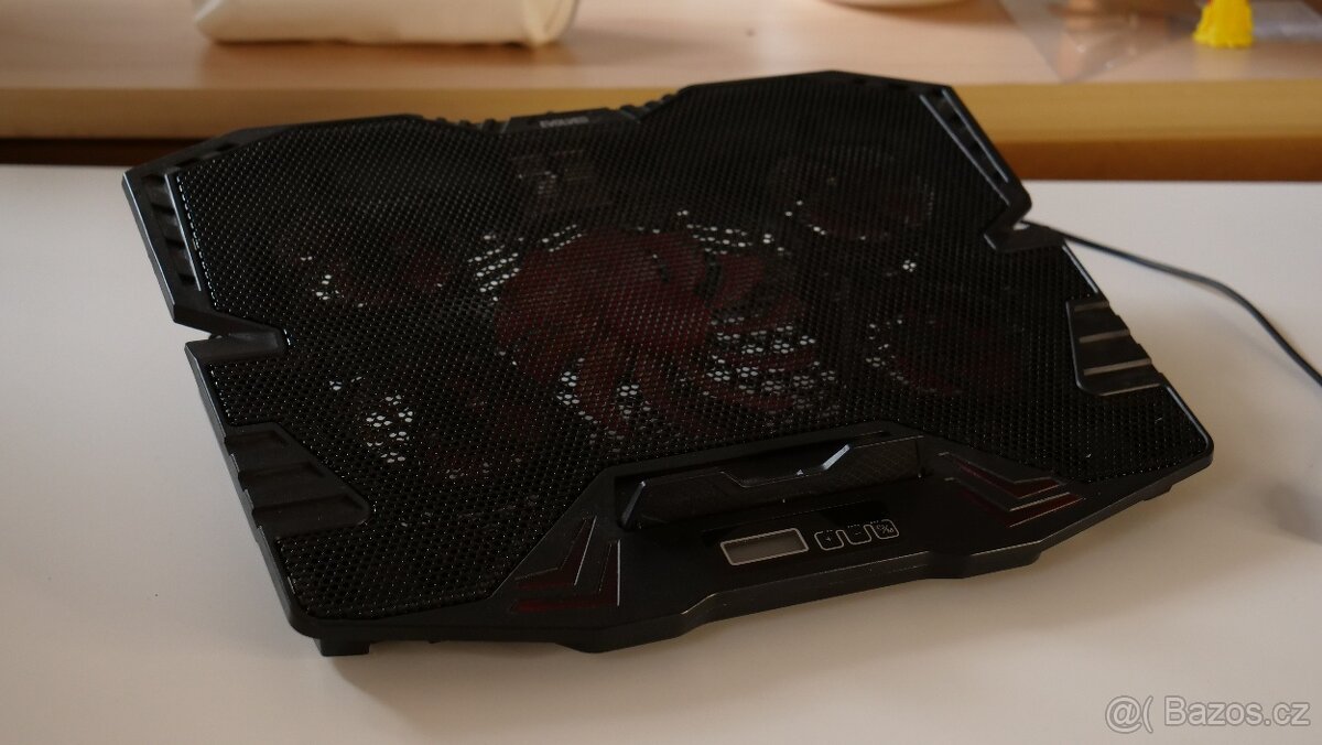 HP Pavilion Gaming 15 / RTX 3050 + chladící podložka - 10