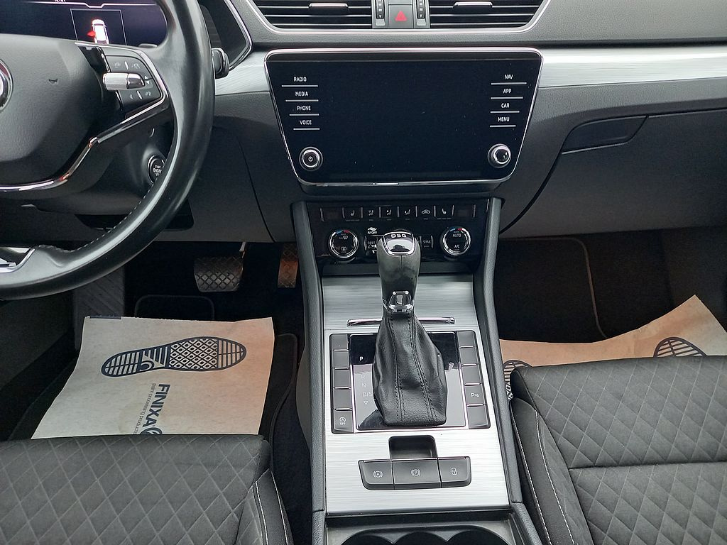Škoda Superb, 2.0TDi DSG-Navi-LED - 10