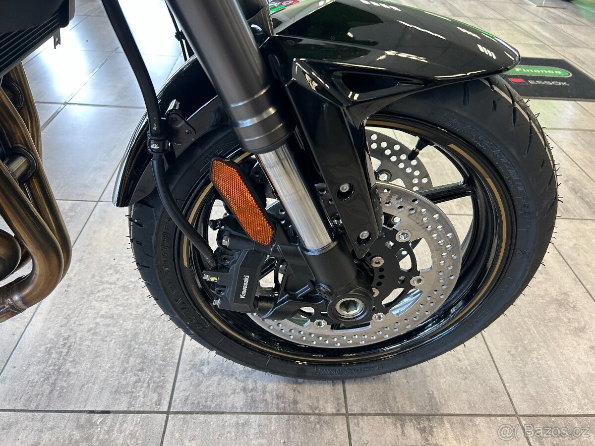 Kawasaki Versys 1100 SE - 10