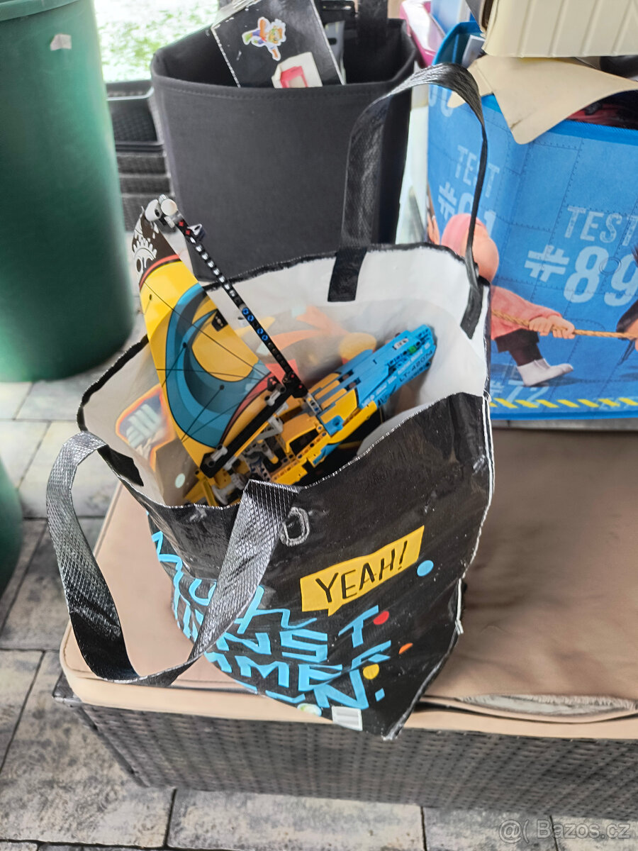 Krabice s legem všeho druhu - 10