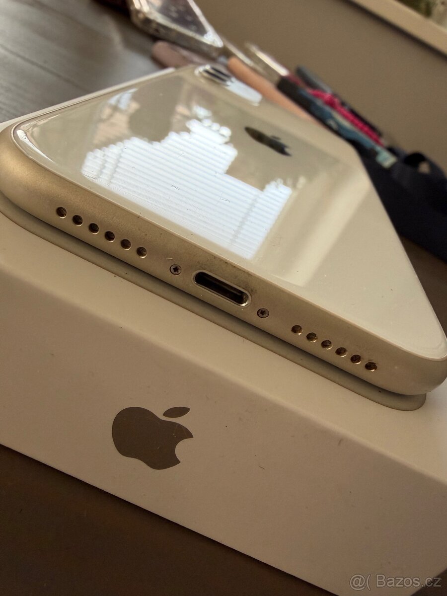 Iphone 11 128GB bílý - 10